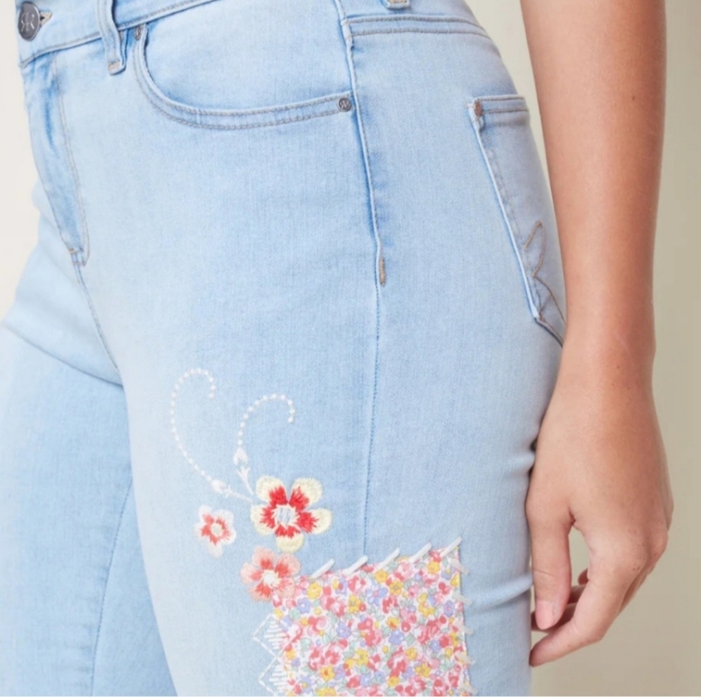 Embroidered Light Blue Jeans - Picture 2 of 5